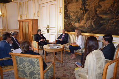 Pak Commerce Minister invites French Entrepreneurs and businessmen to invest in Pakistan