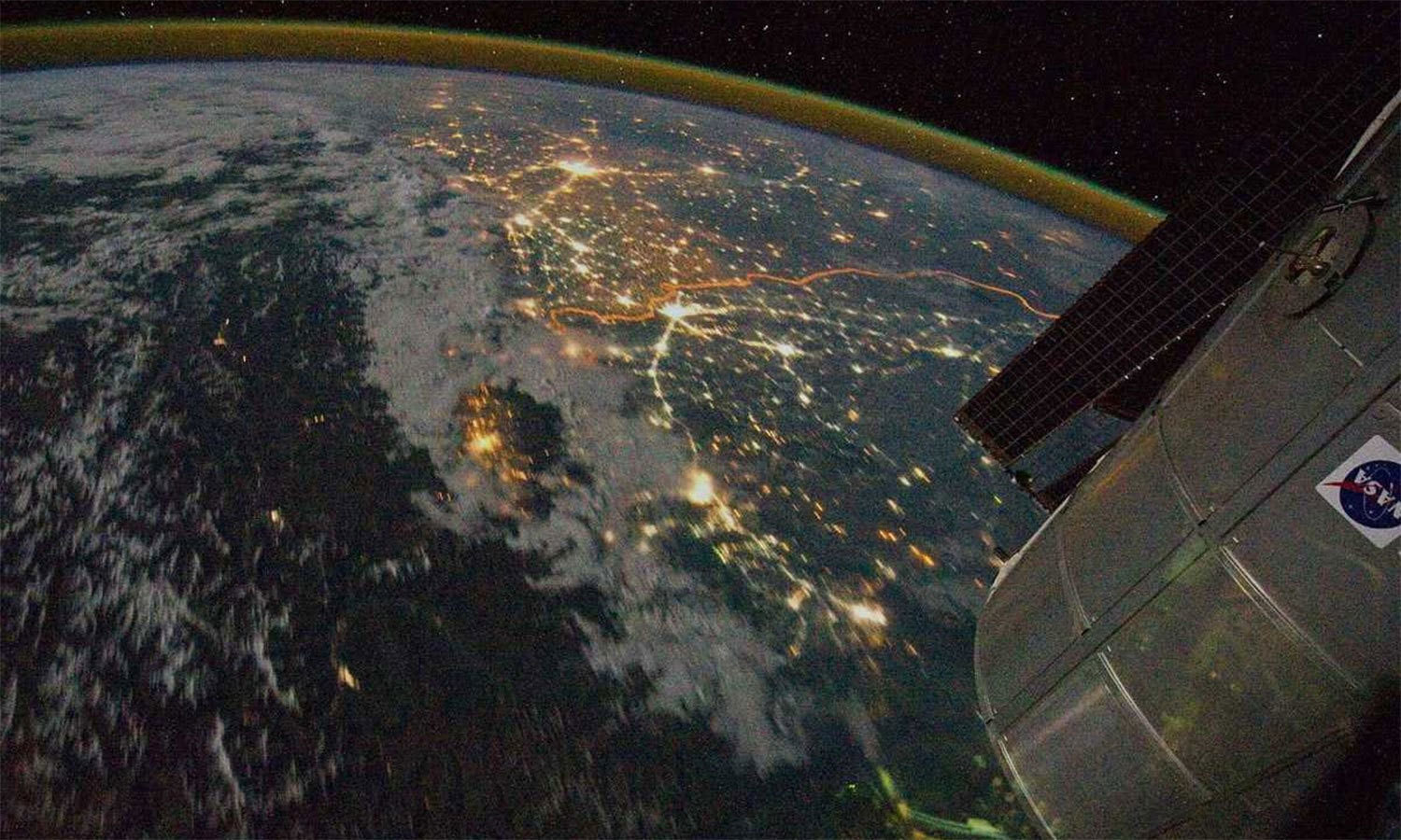 From, space, clear, pictures, of, Human, made, seven, structures, 