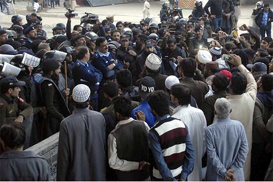 Ahsan Iqbal's directing to administration for operation turn away for 24 hours