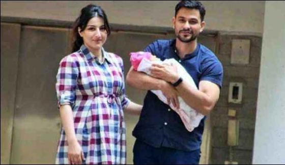 Kunal Khemu released the first picture of her daughter