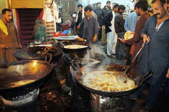 Image Highlights: Cold, Eating and Rain