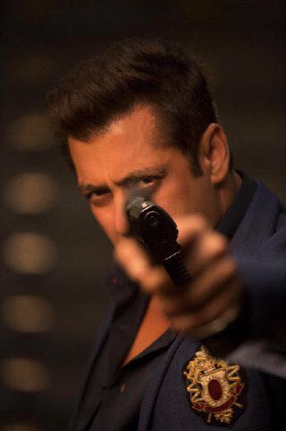 How does Salman Khan shows in 'Race 3'?
