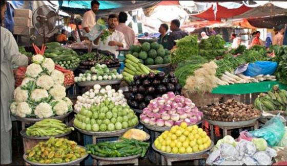 Crackdown against expensive vegetable sellers in Peshawar