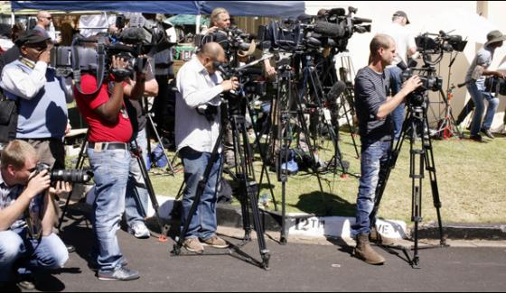 Banned of foreign journalists enterence in Zimbabwe