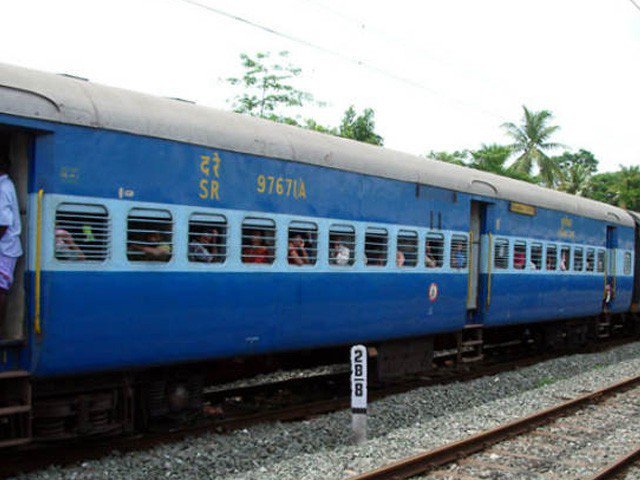 Young-man miraculously survived despite coming down the train in India