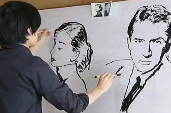 Japanese to painting with two hands