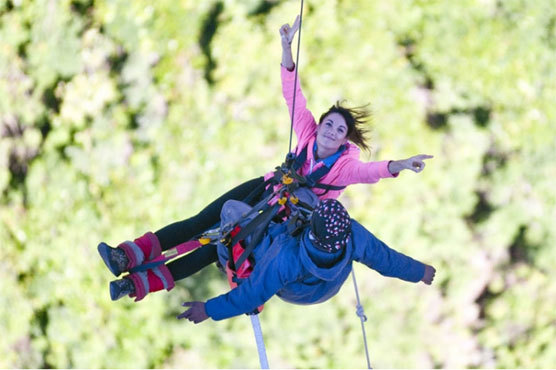 Demonstration of bunji jumping from bridge in South Africa
