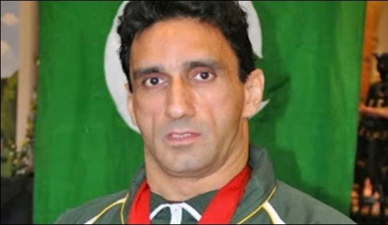 Affected from polio bodybuilder Naveed Butt got another honor