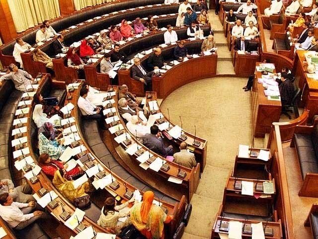 Unique prayer in Sindh Assembly on the arrival of Sharjeel memon