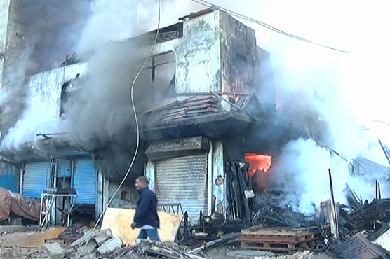 Karachi: Millions of wood became stick from fire in Timbar market