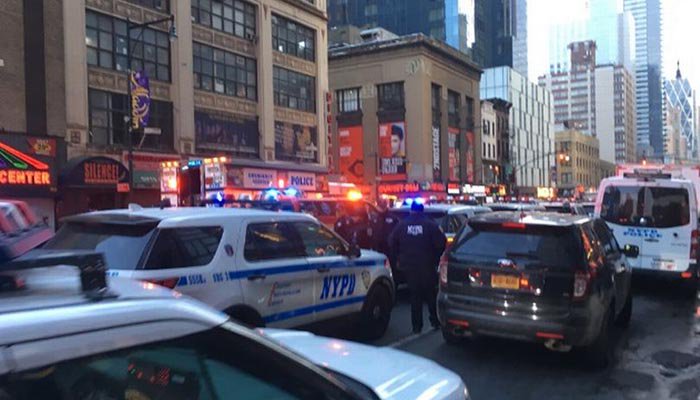 BUS, TERMINAL, ATTACKED, IN, NEW YORK, SEVERAL, INJURED