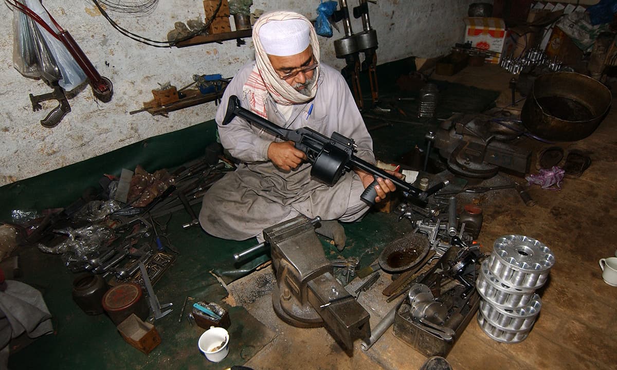 A, ARMS, VENDOR, MAKING, ARMS, IN, AREA