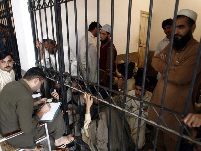 Military and police joint operation in Peshawar, 19 people arrested