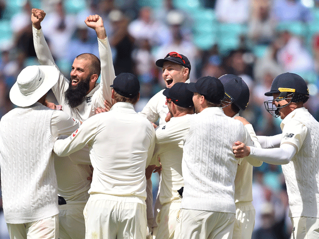 Tears in the players, England coach demanded to shut down the Stumps microphone