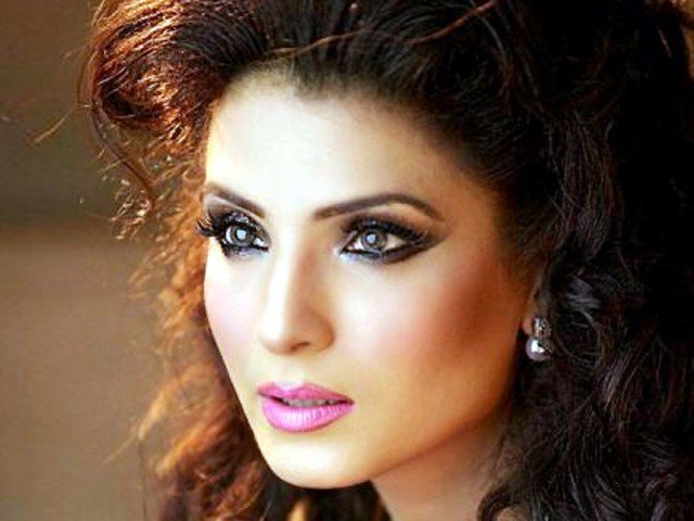 No criticism, need to be accompanyed to improve the film industry, Resham