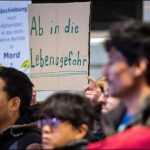 Refugees take a thousand euros and return home
