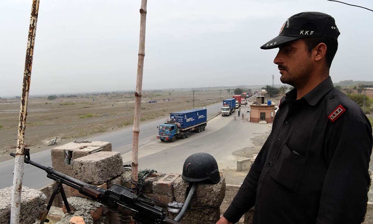 A, ARMS, VENDOR, MAKING, ARMS, IN, AREA