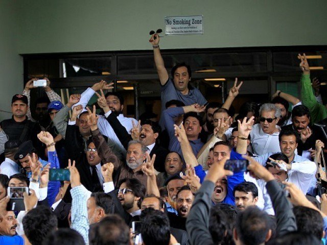 People, chanting, Prime, Minister, Imran, Khan,outside, the, supreme, court