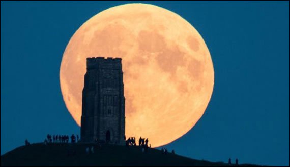 Super Moon's charming view was done around the world including England