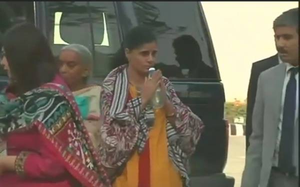 Metal, chip detected, in, wife, of, kulbhushan, jadav's, shoes, india, tried, to, blow, the, proof, of, his, worst, terrororist, face