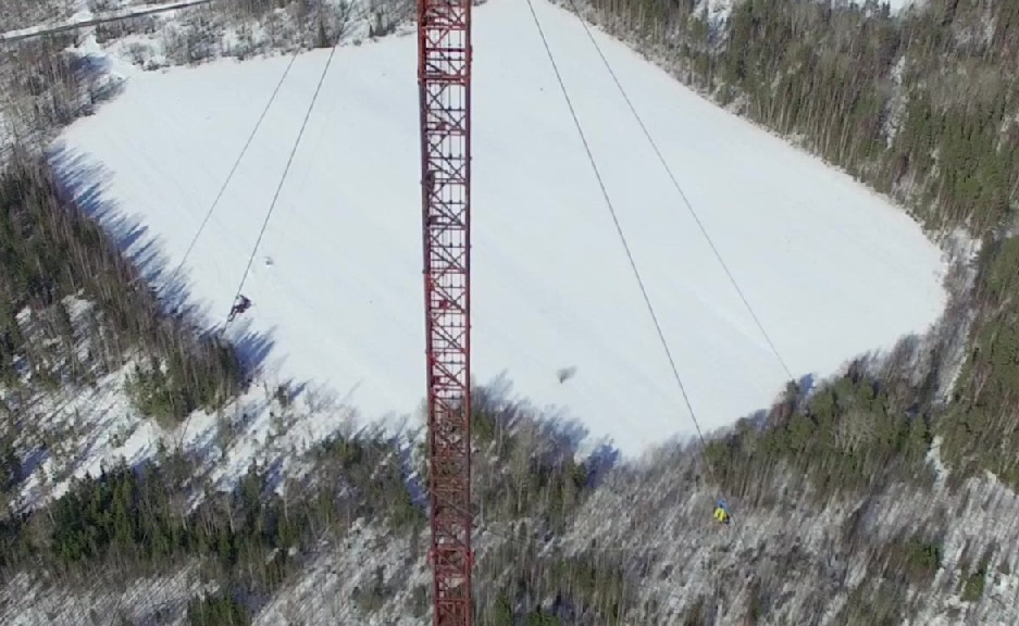 The players demonstrated on the 350 meters high tower rope