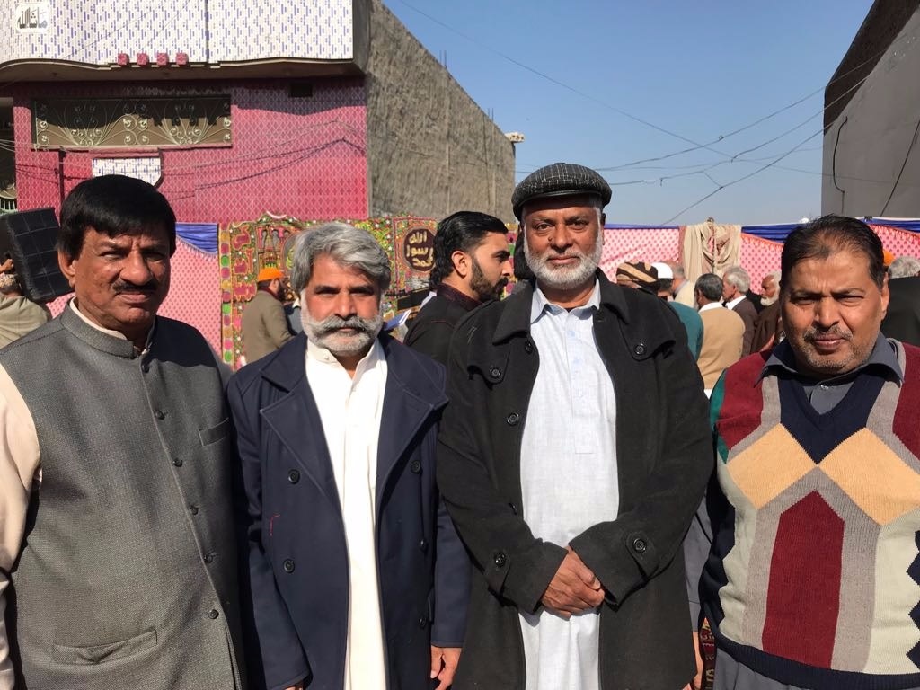 پیپلز پارٹی فرانس کے سابق چیف آرگنائزر قاری فاروق احمد رسم قل کے موقع پر چوہدری شفیق امجد سٹی صدر پی پی لالہ موسیٰ ، اور افضال طاہر کے ساتھ گروپ فوٹو