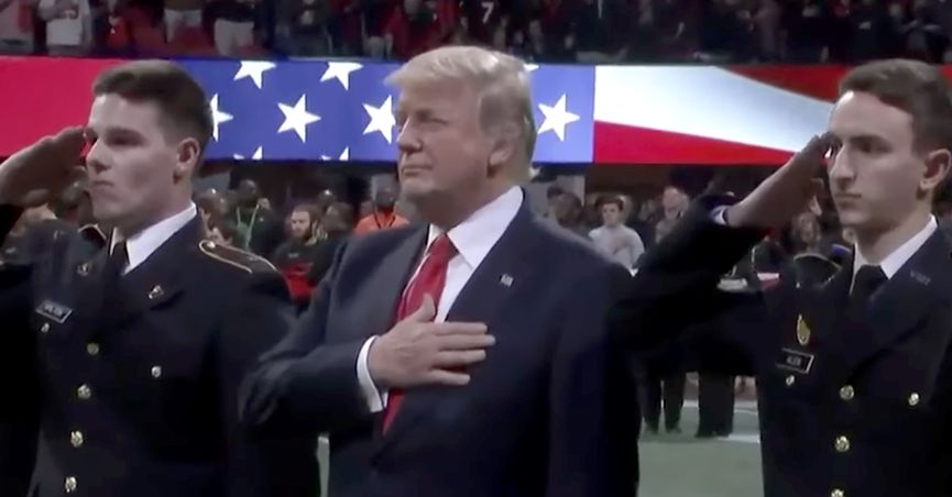 Does Trump know or not the words to the national anthem?