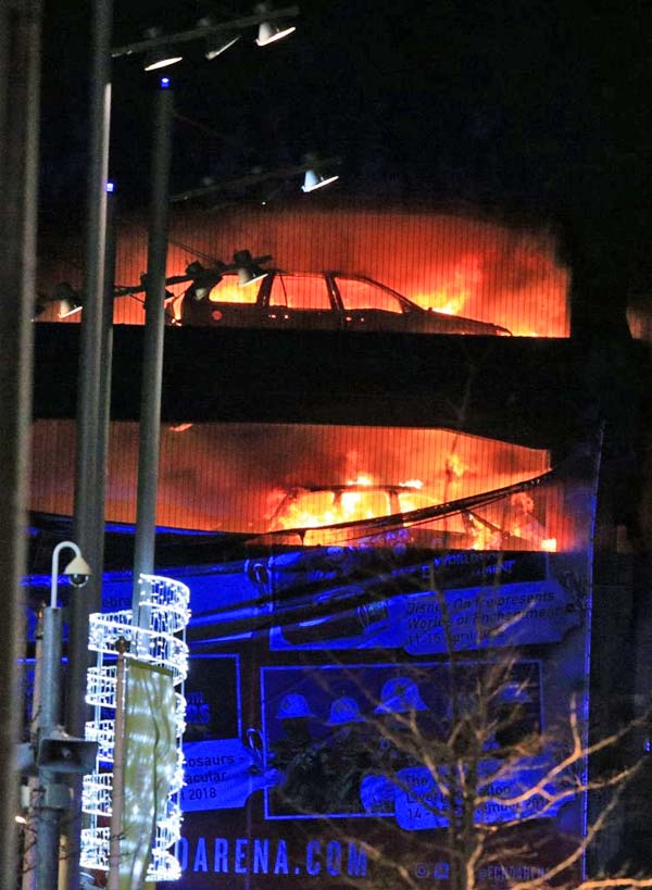 DESTRUCTION, ON, NEW, YEAR, EVE, 2018, MORE, THAN, THOUSAND, CARS, BURN, DOWN