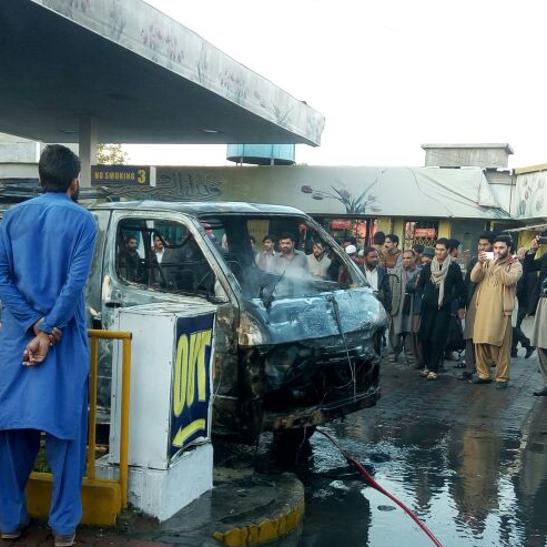 RAWALPINDI, TIPU, ROAD, FIRE, INCIDENT, IN, TOYOTA, HIACE, BURNED, BECAUSE, OF, GAS, CYLINDER, LEAKAGE