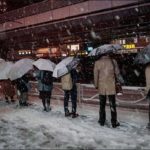 Tokyo: after four years recorded snowfall, train service affected