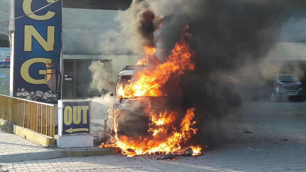 RAWALPINDI, TIPU, ROAD, FIRE, INCIDENT, IN, TOYOTA, HIACE, BURNED, BECAUSE, OF, GAS, CYLINDER, LEAKAGE