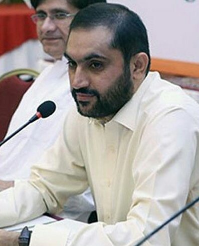 Abdul Quddus Bazinjo, elected, Chief, Minister, Baluchistan, with, heavy, mandate, finance, secretary, Raja Mazhar Zimawaria , congratulates, PML Q, leadership