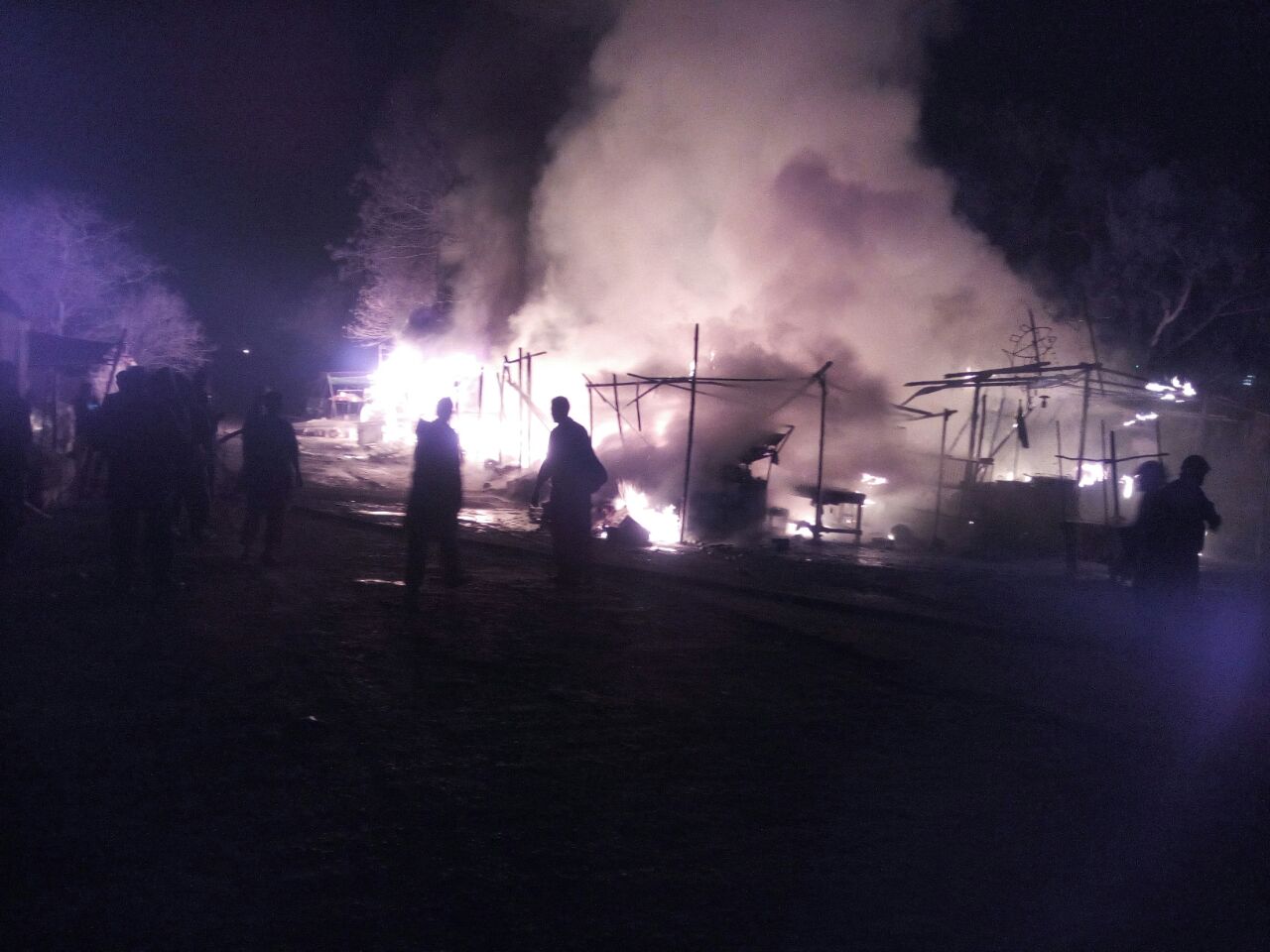 At the place of Kak Bridge in area of Sahala station a sudden fire flashed in the Khokha market in mid night