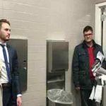 Premi couple married in the bathroom