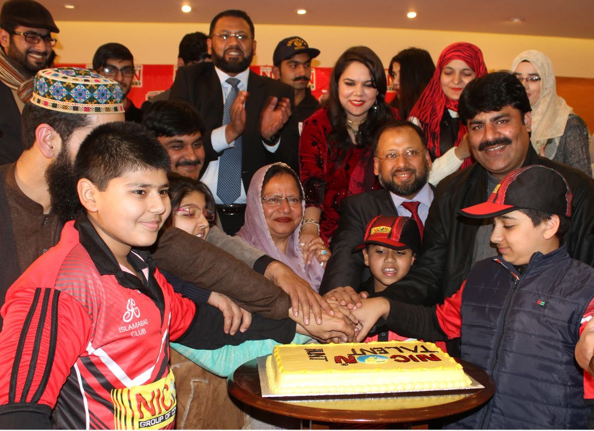 Senior advisor for overseas Pakistanis federal Ombudsman Pakistan Hafiz Ahsan Ahmed Khokhar cut the cake and distributed certificates in students on completion of a year of "NICON Talent Hunt"