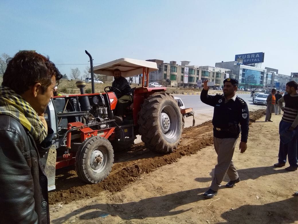 RAWAT, MOTORWAYS, AND, HIGHWAYS, POLICE, CONDUCTED, GRAND, OPERATION , AGAINST, ILLEGAL, PASSAGES, ON, ROAD