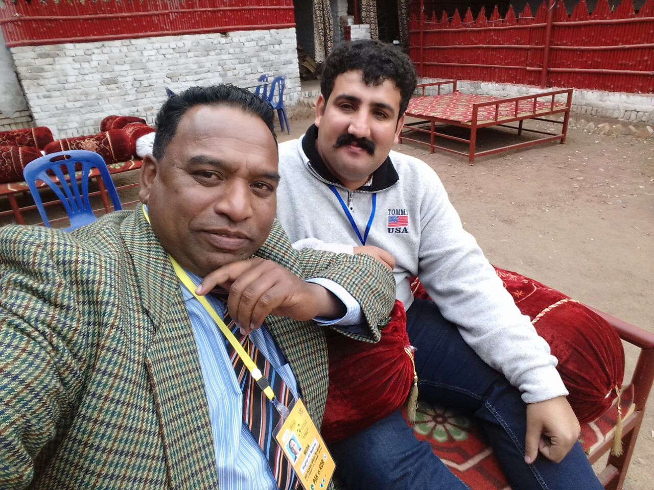 spinach, a, great, custom, in, the, province, of, Punjab, saved, by, semi khan, and, raheel, khan, in, mian jee, ki, bethak, special, report, by, Asghar Ali Mubarak