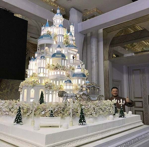 13 ft high ferry tie cake in Kazakhstan