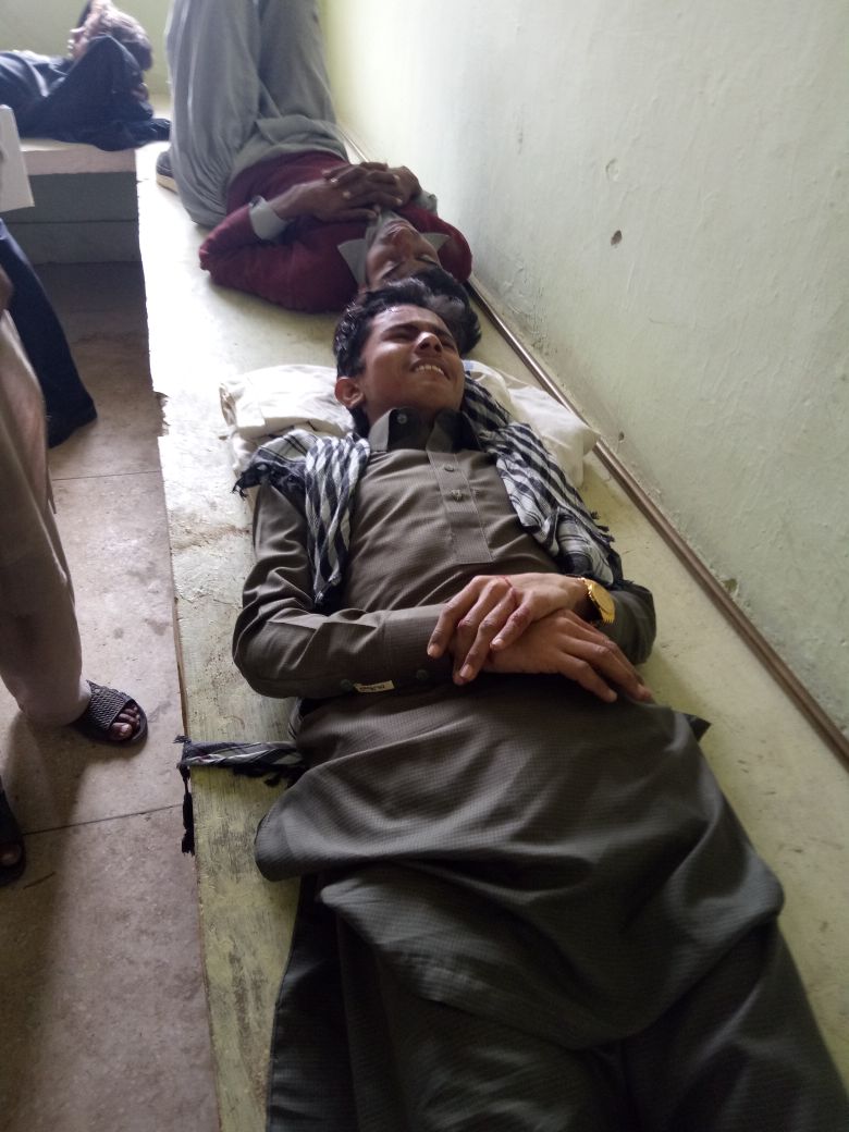 MIANWALI, ABDUL QAYYUM NIAZI, LIVE, REPORTING, SCHOOL, VAN, GOT, ACCIDENT, 6, STUDENTS, INJURED