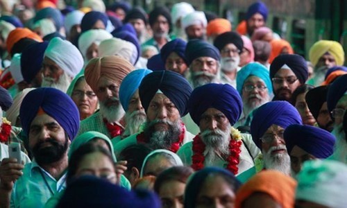 The Indian government stopped 200 Indian pilgrims from coming to Pakistan