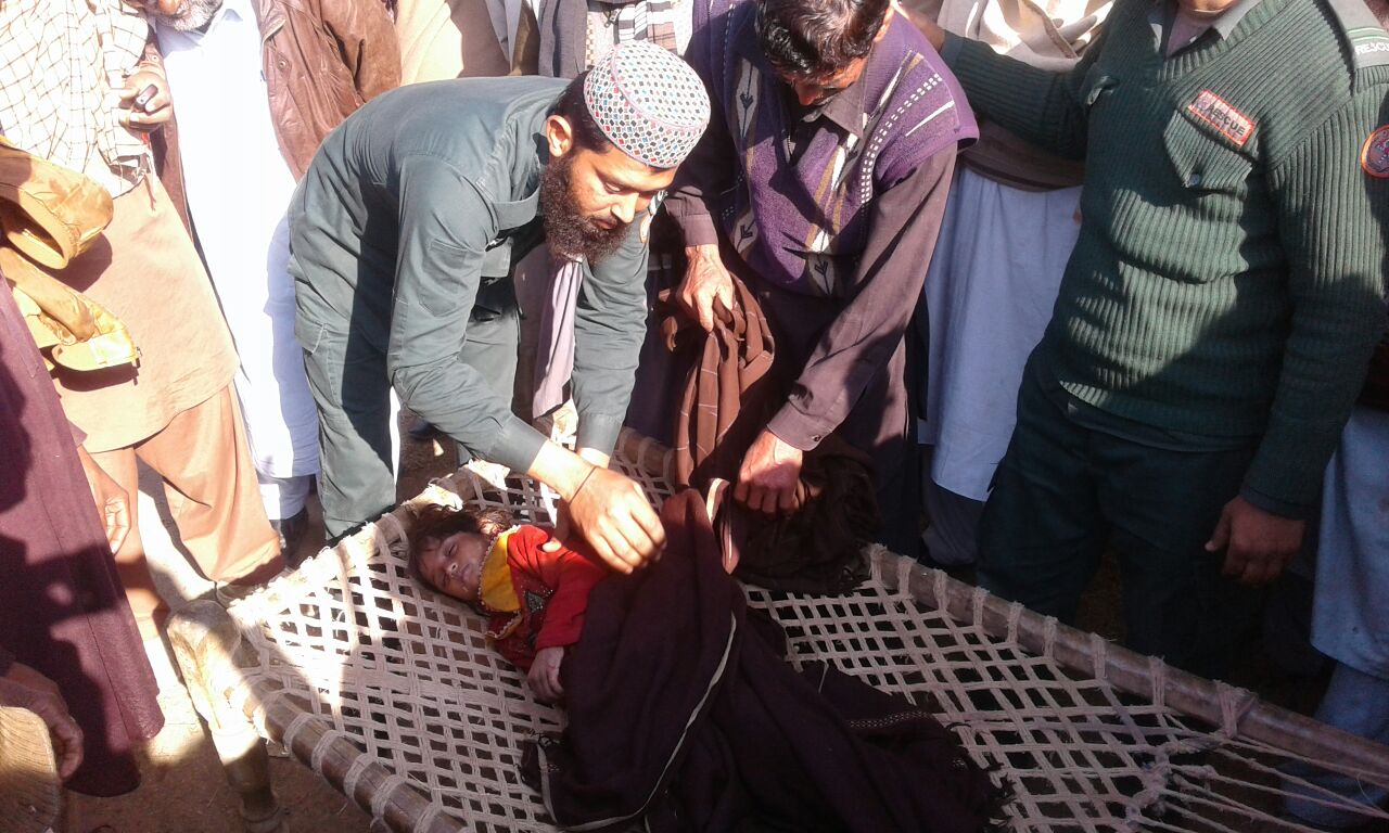 MIANWALI, RESCUE, 1122, WORKERS, FOUND, DEAD, BODY, OF, 6, YEAR, OLD, GIRL, AFTER, TWO, HOURS, HARD, EFFORTS