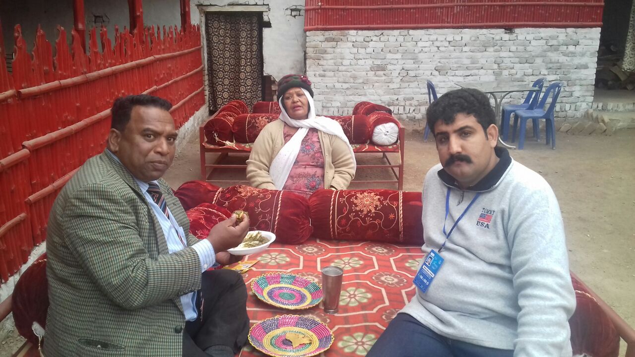 spinach, a, great, custom, in, the, province, of, Punjab, saved, by, semi khan, and, raheel, khan, in, mian jee, ki, bethak, special, report, by, Asghar Ali Mubarak