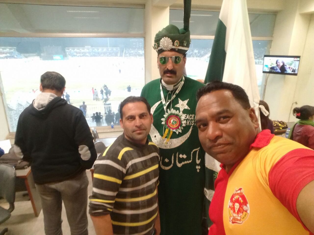 SHOW, OFF, MATCH, OF, PSL, AT, RAWALPINDI, CRICKET, STADIUM, BETWEEN, ISLAMABAD UNITED, AND, QUETTA GLADIATORS, AFTER, CHACHA CRICKET, AND, CHACHA T20, NEW, CRICKET, FAN, BABU PAKISTANI, CAME, TO, SEE, FOR, THE, FIRST, TIME, DETAILED, INTERVIEW, BY, ASGHAR ALI MUBARAK, FOR, YESRUDU, NEWS