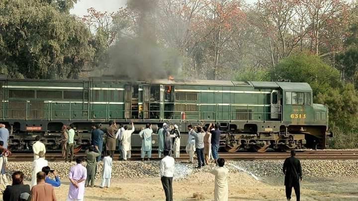 CHICHAWATNI, NIGHT, COACH, KARACHI, EXPRESS, EFFECTED, WITH, FIRE, ON, DAFTIANA, ROAD, FIREMAN, AND, DRIVER, STOPPED, TRAIN, AND, COVERED, THE, PROBLEM
