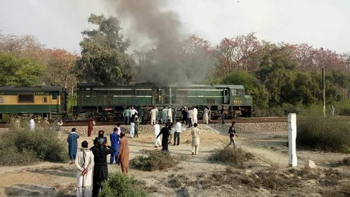 CHICHAWATNI, NIGHT, COACH, KARACHI, EXPRESS, EFFECTED, WITH, FIRE, ON, DAFTIANA, ROAD, FIREMAN, AND, DRIVER, STOPPED, TRAIN, AND, COVERED, THE, PROBLEM