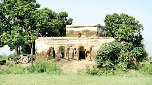 ISLAMIC, SACRED, MEMORABLE, SWORDS, AND, HAZRAT MUHAMMAD PBUH'S, TURBAN, IN, BADSHAHI, MOSQUE, AND, RASOOL NAGAR, CITY, ARE, DESERVE, MORE, ATTENTION, OF, AUTHORITES