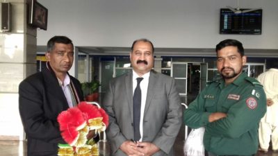RE-KNOWN, PERSON, AND, SOCIAL, WORKER, DR. ATHAR, ALI, RETURNED, AFTER, PERFORMING, UMRAH, ON, AIRPORT, FRIENDS, AND, FATHER, DR. MUBARAK, ALI, RECEIVED, HIM
