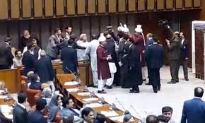 FIGHT, IN, SENATE, OF, PAKISTAN, BETWEEN, PRIME, MINISTER'S, RELATIVE, AND, PTI, MNA
