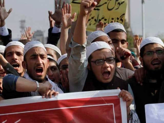Tehreek-e-Labaik protest in Lahore also continued on the second day