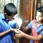 Baby to light the bulb from body without electricity